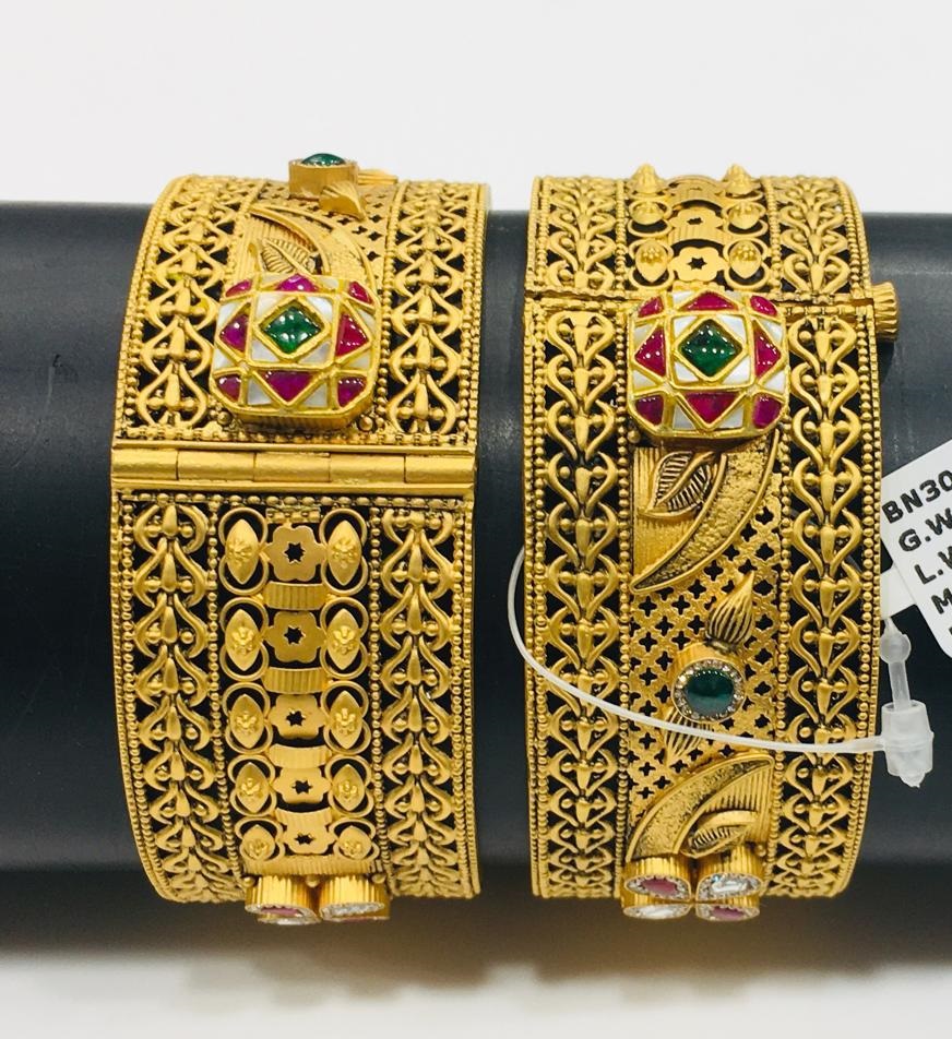 Kesari Jewellers gold bangle
